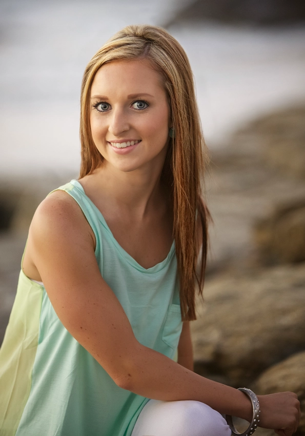 Senior photo for girl in green top